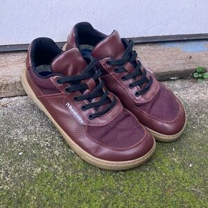 Bravo - EU38 - Barebarics